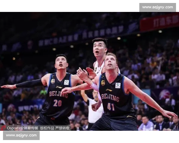 中国男篮力克新西兰队强势晋级 赛场拼搏展现绝佳团队默契